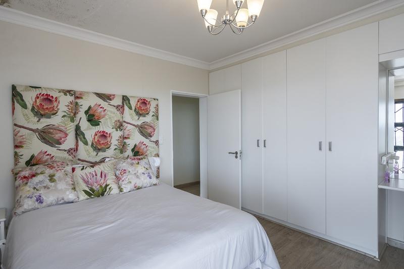 9 Bedroom Property for Sale in Gordon Heights Western Cape